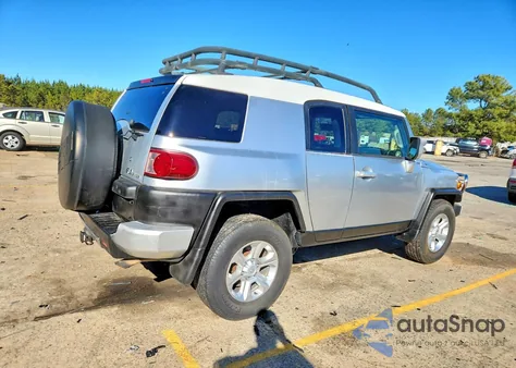 2007 Toyota Fj Cruiser from USA, damaged, VIN JTEBU11FX70012328